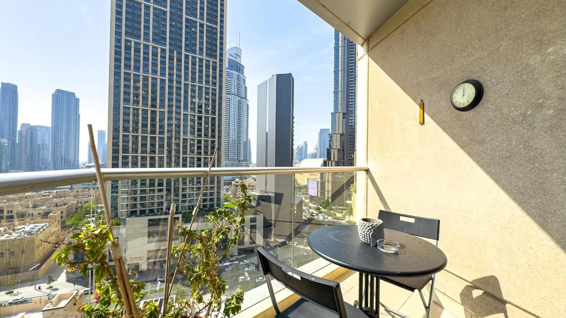 Lägenhet Vibrant 2Br In Burj Views - Near Dubai Mall & Burj